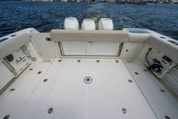 Boston Whaler 345 Conquest Yacht For Sale