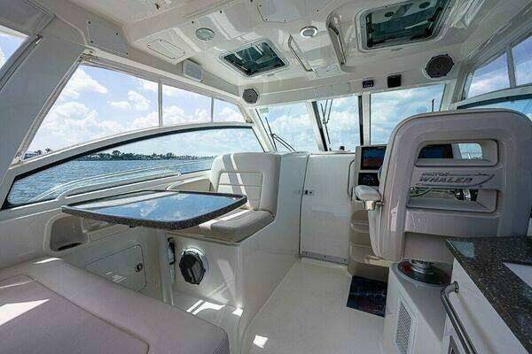 Boston Whaler 345 Conquest Yacht For Sale