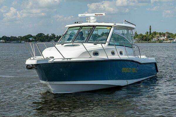 Boston Whaler 345 Conquest Yacht For Sale