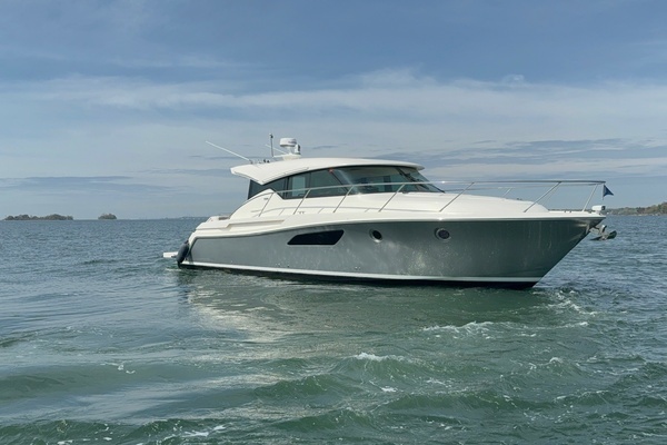 Photo of the 2016 Tiara Yachts C44 Coupe
