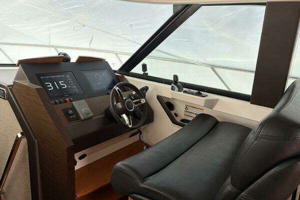 Tiara Yachts C44 Coupe Yacht For Sale