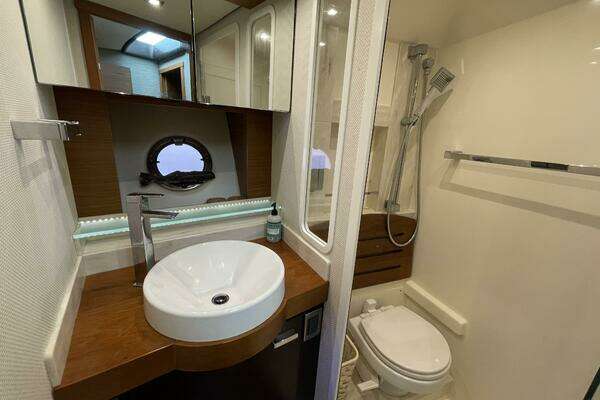 Tiara Yachts C44 Coupe Yacht For Sale