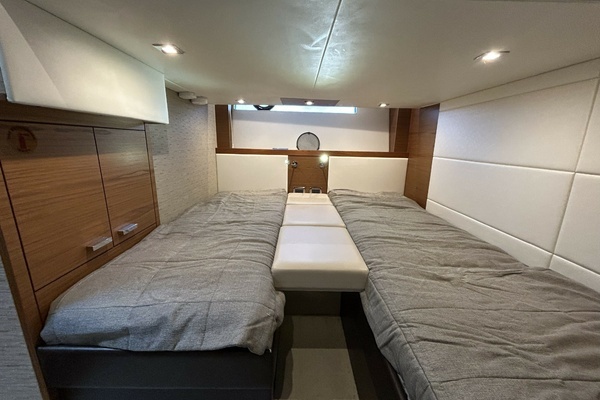 2016 Tiara Yachts 44