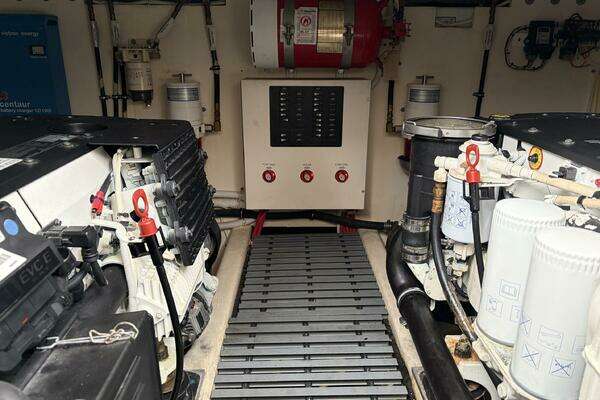 Tiara Yachts C44 Coupe Yacht For Sale