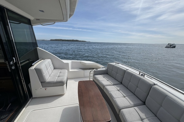 2016 Tiara Yachts 44