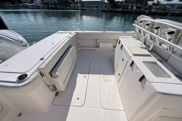 REPOWERED 33ft Grady White Yacht For Sale