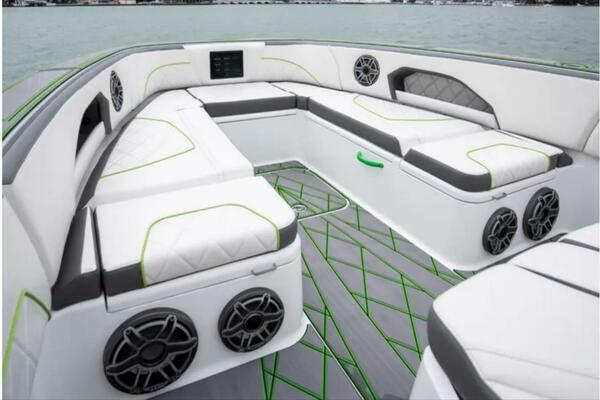 39ft Deep Impact Yacht For Sale