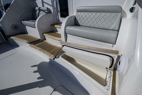 Viking 48 - Salty Soul - Cockpit