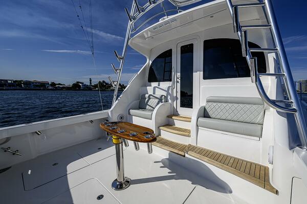 Viking 48 - Salty Soul - Cockpit