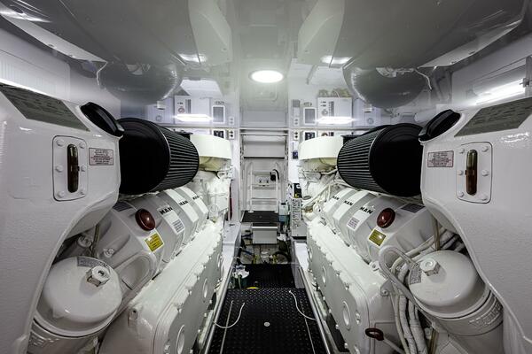 Viking 48 - Salty Soul - Engine Room