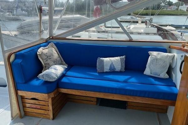 HALF SHELL 40ft Dyer Yacht For Sale