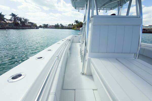 Contender 32 ST Yacht For Sale