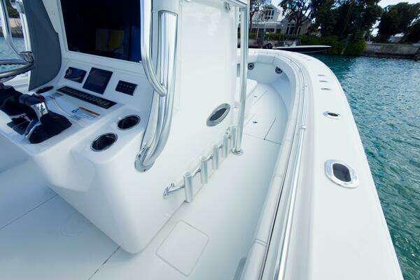 Contender 32 ST Yacht For Sale