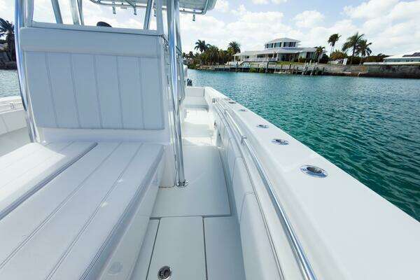 Contender 32 ST Yacht For Sale