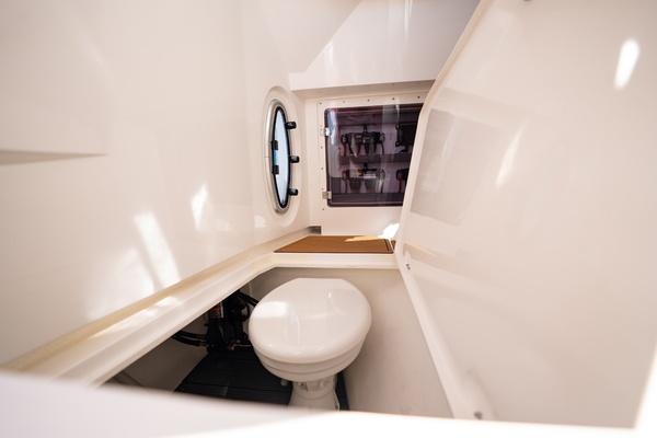 29ft MVI Yacht For Sale