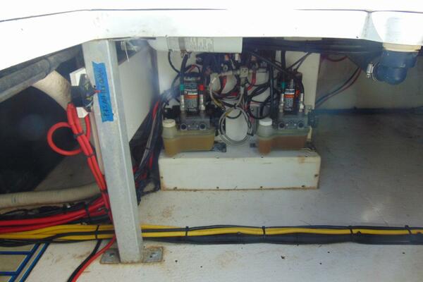 HOOKEN UP 39ft Stamas Yacht For Sale