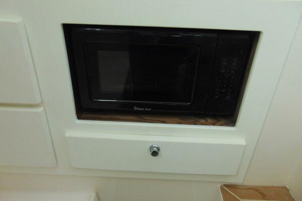 HOOKEN UP 39ft Stamas Yacht For Sale