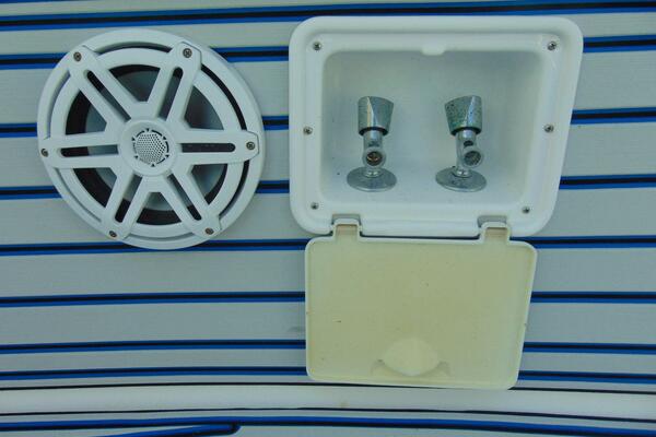 HOOKEN UP 39ft Stamas Yacht For Sale