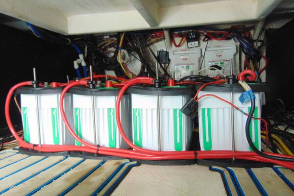 HOOKEN UP 39ft Stamas Yacht For Sale