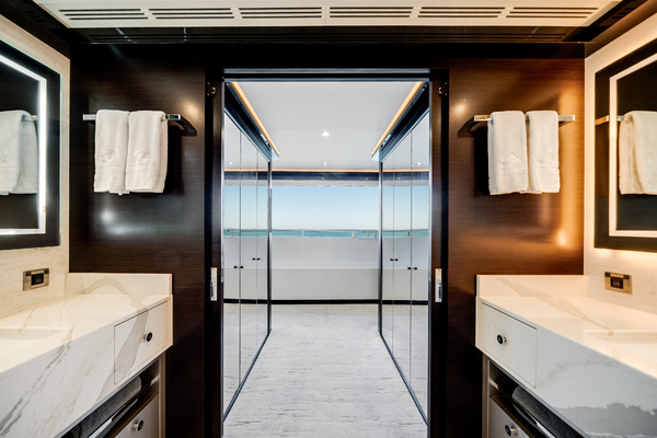 120ft Ocean Alexander Yacht For Sale