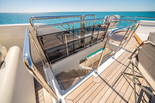 120ft Ocean Alexander Yacht For Sale