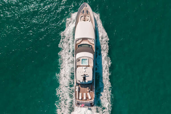 Photo of the 2022 Ocean Alexander 37 L