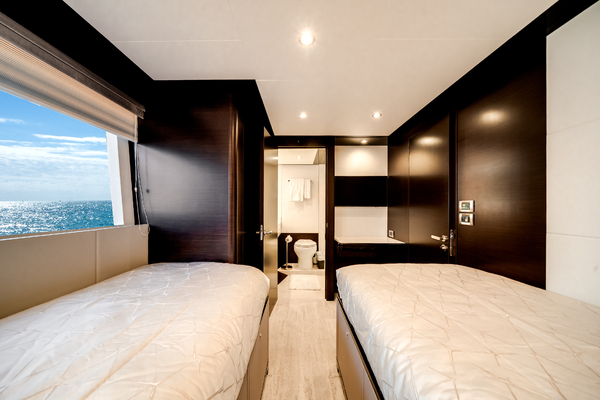 120ft Ocean Alexander Yacht For Sale