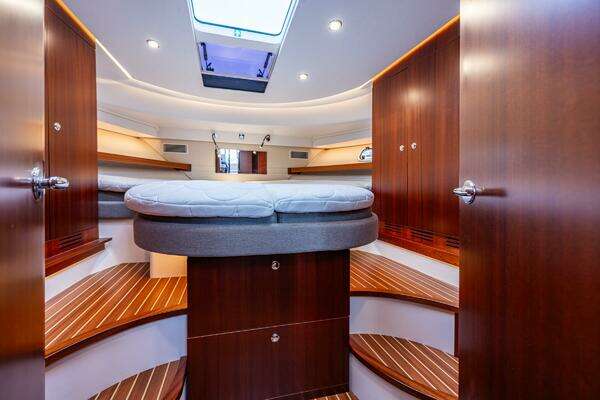 Nimbus 405C Yacht For Sale