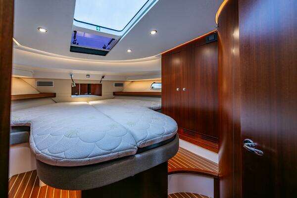Nimbus 405C Yacht For Sale
