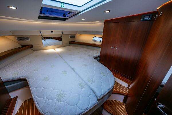 Nimbus 405C Yacht For Sale