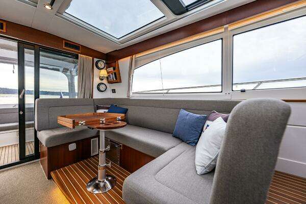 Nimbus 405C Yacht For Sale