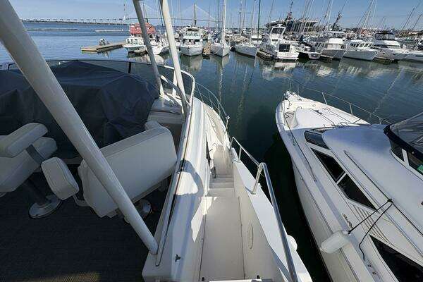 Silverton 453 Motor Yacht Yacht For Sale