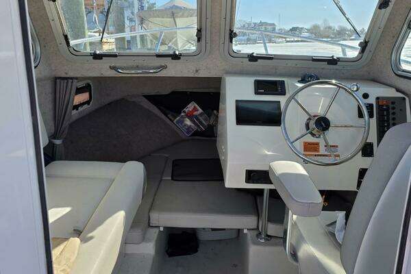 Photo of the 2021 Parker 2320 SL Sport Cabin