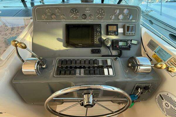 Photo of the 2002 Tiara Yachts 4000 Express "Bravant"