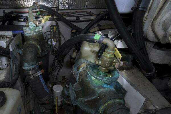 Sea Ray 44 Sedan Bridge Yacht For Sale