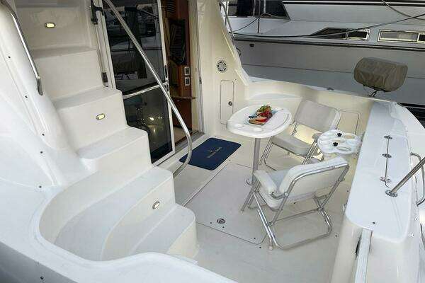 Sea Ray 44 Sedan Bridge Yacht For Sale