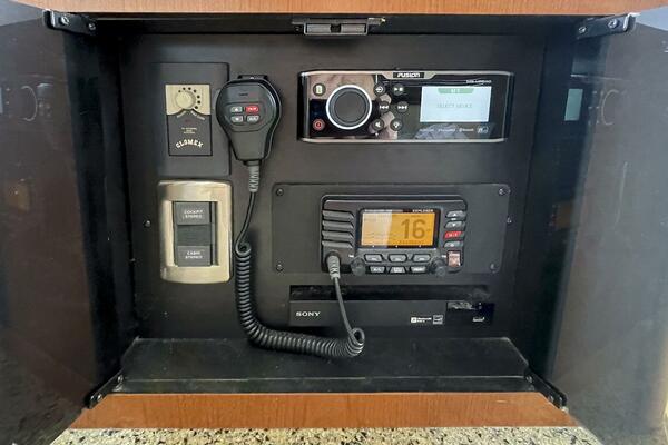 Still Waters 44ft Sea Ray Yacht For Sale