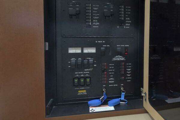 Sea Ray 44 Sedan Bridge Yacht For Sale