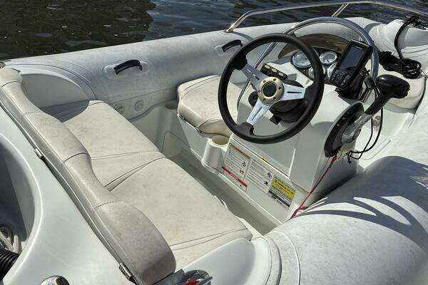 Sea Ray 44 Sedan Bridge Yacht For Sale