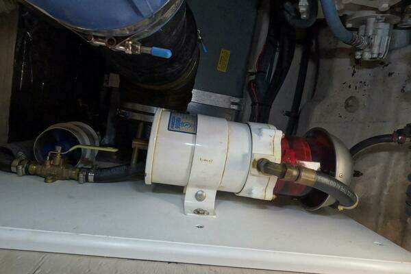 Sea Ray 44 Sedan Bridge Yacht For Sale