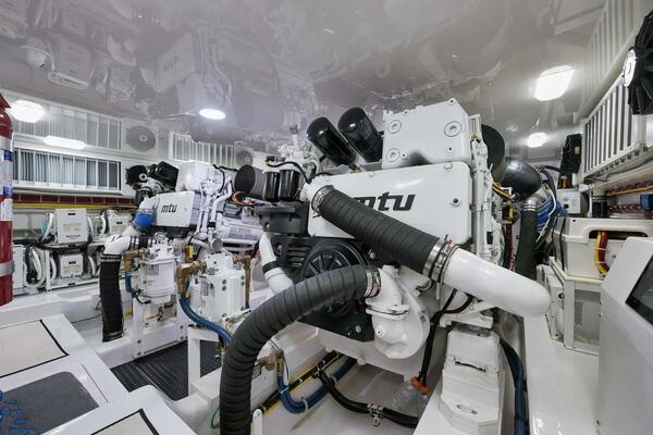 Viking 68 JO-LI - Engine Room