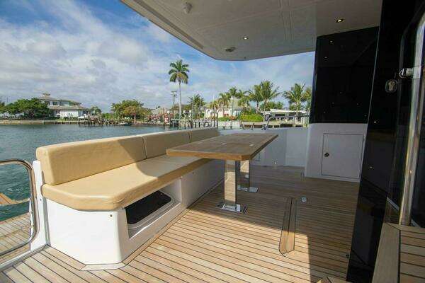 Sundeck Yachts 580 Sport Yacht For Sale