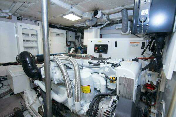 Sundeck Yachts 580 Sport Yacht For Sale