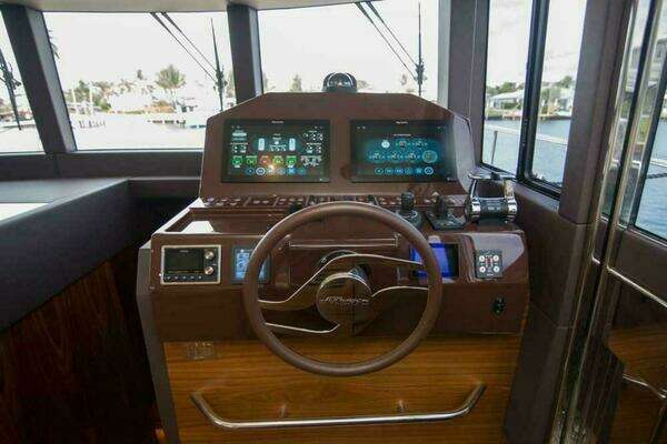 Sundeck Yachts 580 Sport Yacht For Sale