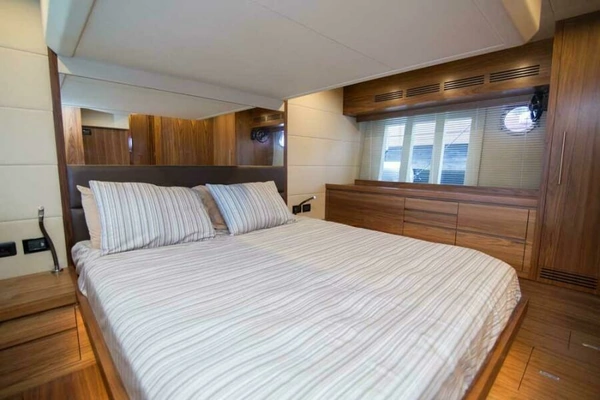 2019 Sundeck Yachts 58