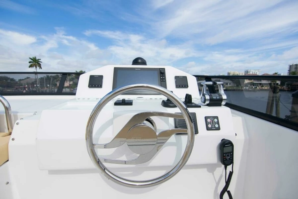 2019 Sundeck Yachts 58