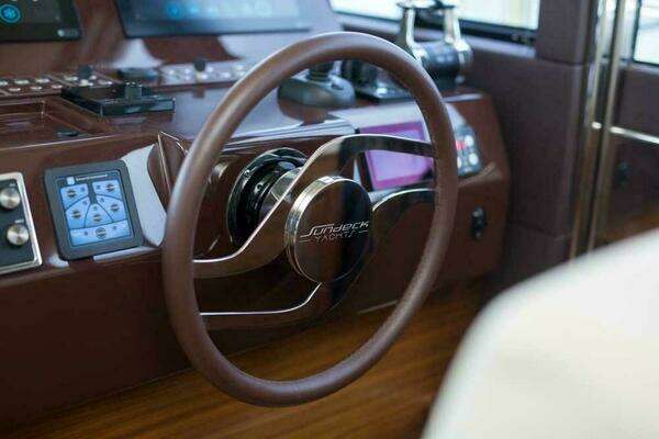 Sundeck Yachts 580 Sport Yacht For Sale