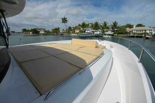 Sundeck Yachts 580 Sport Yacht For Sale