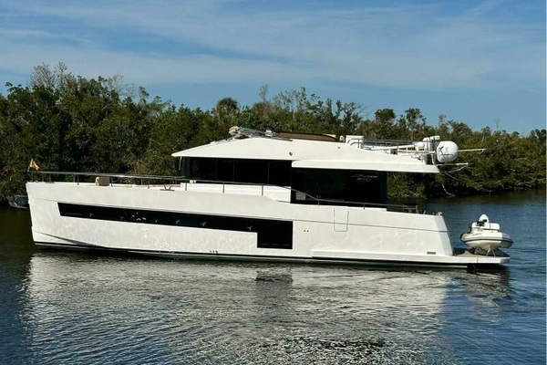 2019 Sundeck Yachts 58