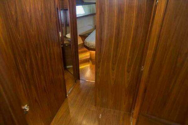 Sundeck Yachts 580 Sport Yacht For Sale